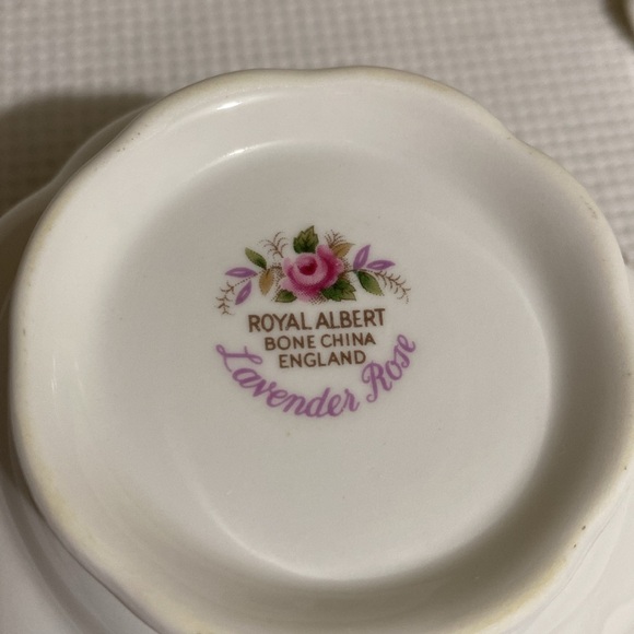 Royal Albert Lavender Rose Cream Jug & Sugar Bowl Set Bone China - Picture 8 of 12